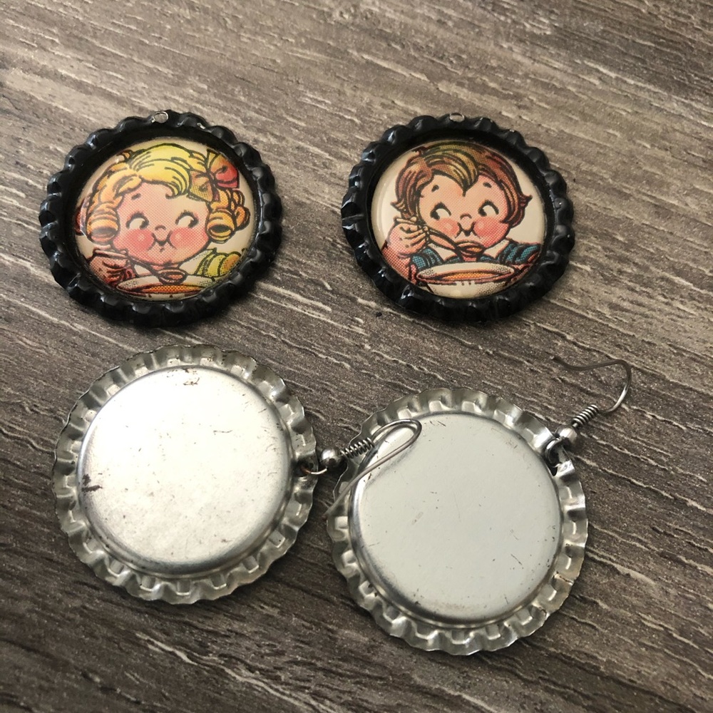 Iconic interchangeable earring set. - Picture 2 of 2